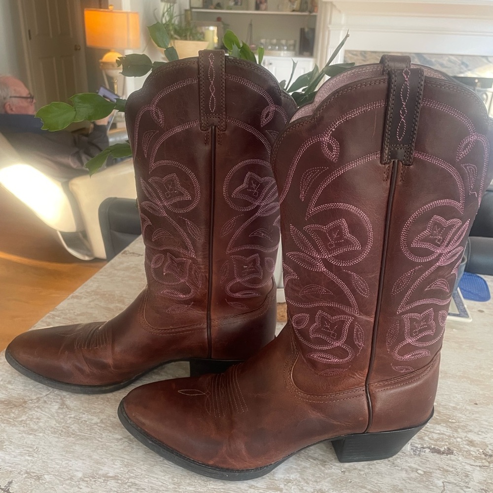 SALE! Ariat Distressed Brown Heeled Cowboy Boots with Pink Embroidery - worn 1X